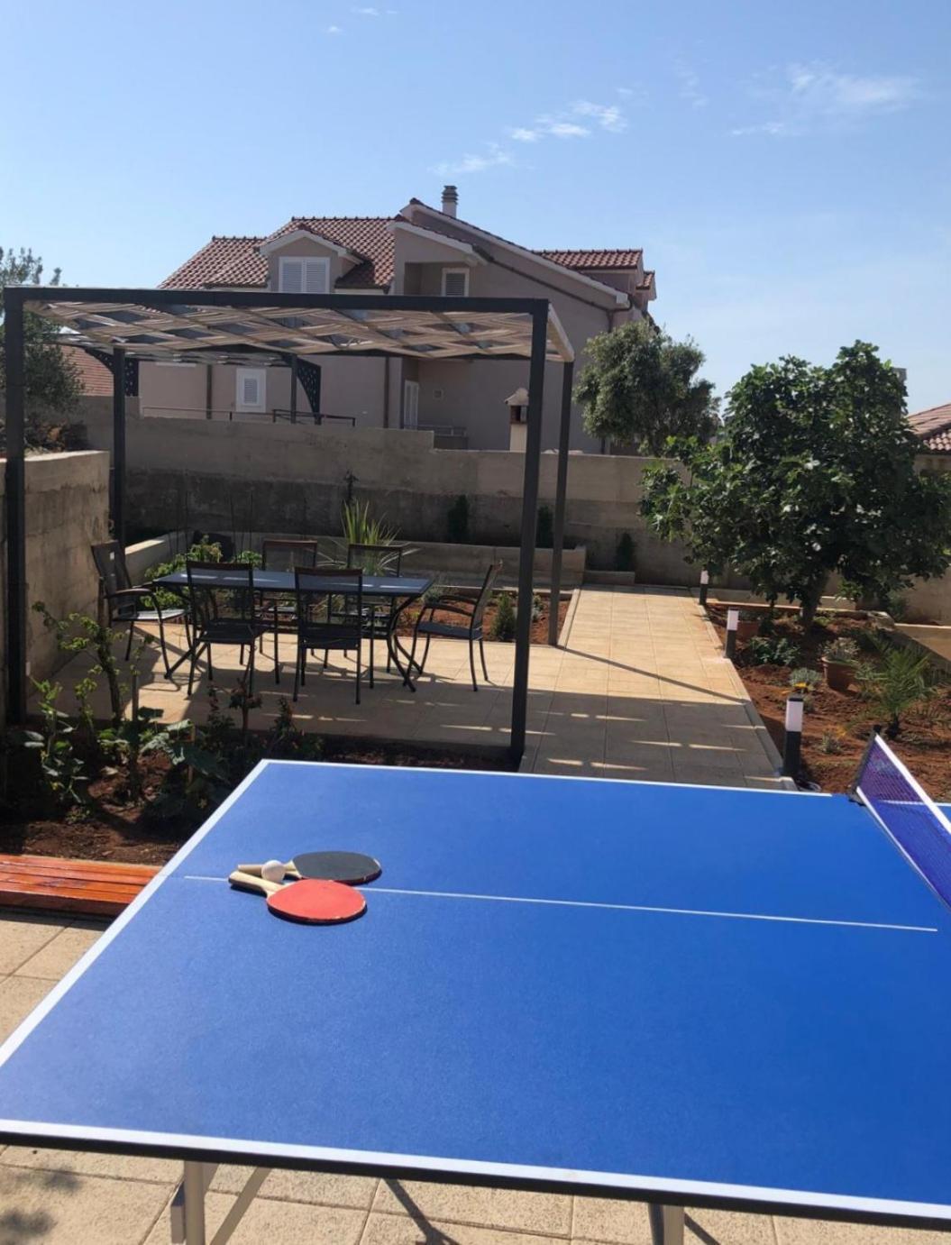 Summer Breeze Apartment - Quiet Place With A Spectacular View And A Garden شيبينيك المظهر الخارجي الصورة