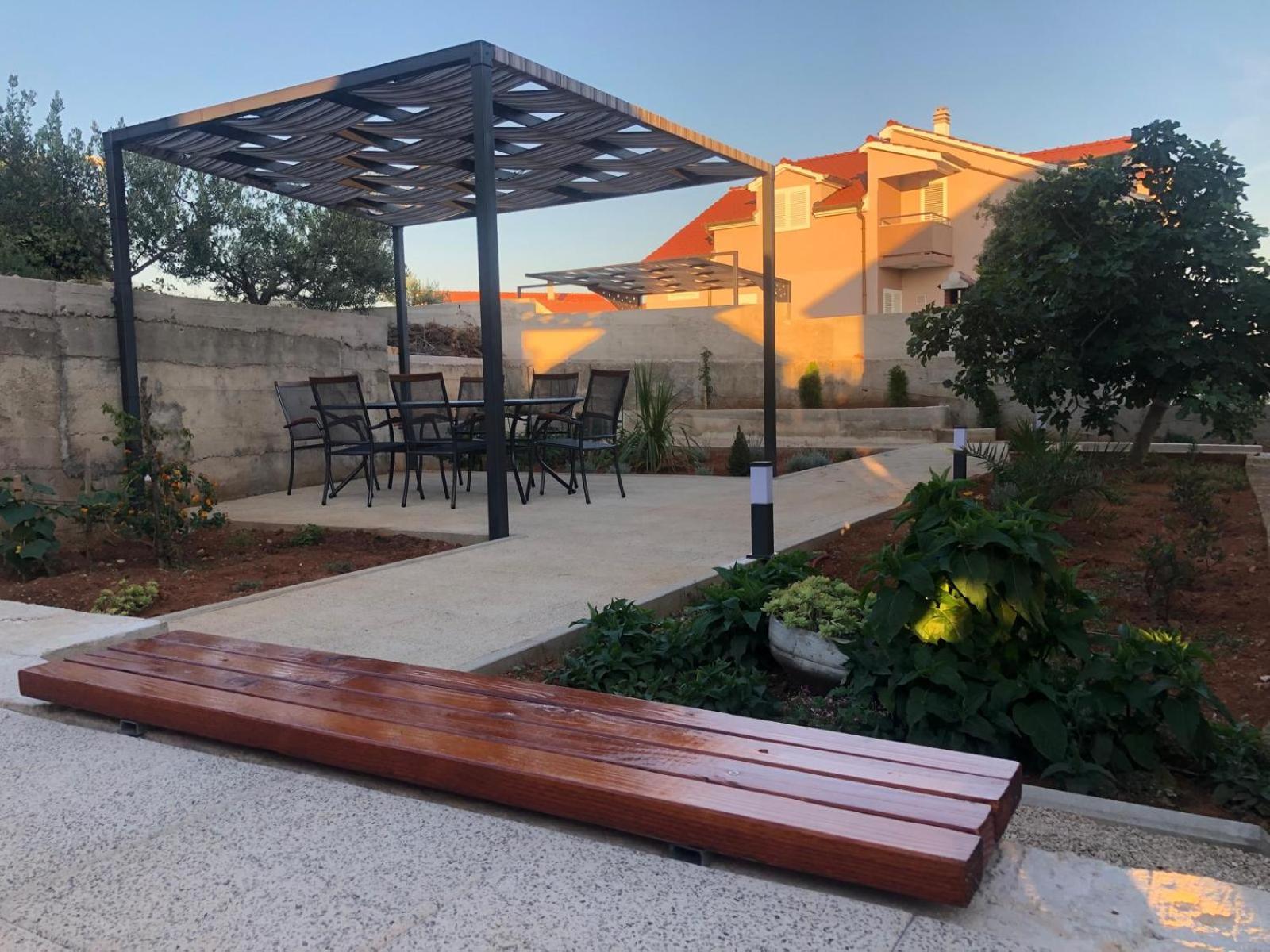 Summer Breeze Apartment - Quiet Place With A Spectacular View And A Garden شيبينيك المظهر الخارجي الصورة